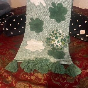 Green and White Shamrock Table Runner & 2 plastic candy dishes